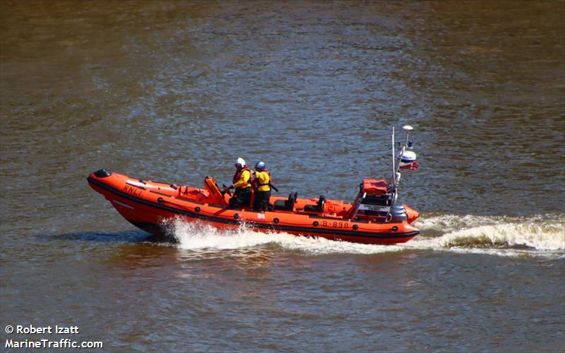 rnli lifeboat b-898 (Unknown) - IMO , MMSI 232005865 under the flag of United Kingdom (UK)