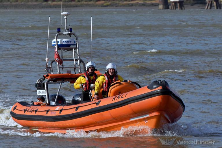 rnli lifeboat b-827 (SAR) - IMO , MMSI 235070739 under the flag of United Kingdom (UK)