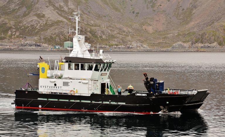 lindesnes (Buoy/Lighthouse Vessel) - IMO 9570618, MMSI 257005300, Call Sign LKDR under the flag of Norway