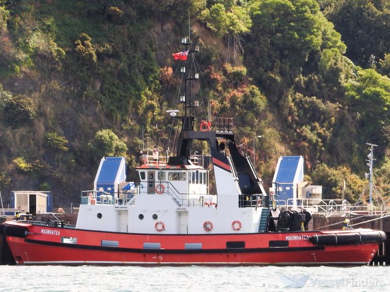 tug maungatea (Tug) - IMO , MMSI 512001795, Call Sign ZMLW under the flag of New Zealand