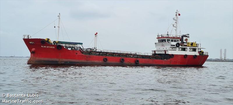 mt.blue stars 5 (Tanker) - IMO , MMSI 525021400 under the flag of Indonesia