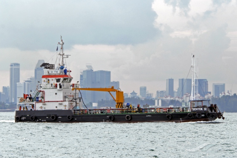 sentek 32 (Bunkering Tanker) - IMO 9703942, MMSI 563029220, Call Sign 9VFC8 under the flag of Singapore