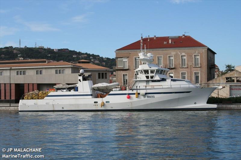 fv j.m.christian 6 (Fishing Vessel) - IMO 9096571, MMSI 226247000, Call Sign F Q B N under the flag of France