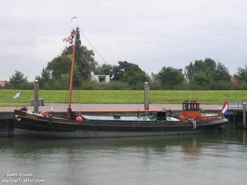 hendrika (Passenger ship) - IMO , MMSI 244710932, Call Sign PI4646 under the flag of Netherlands