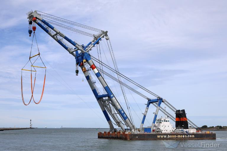 matador 3 (Crane Ship) - IMO 9272137, MMSI 246300000, Call Sign PBHF under the flag of Netherlands