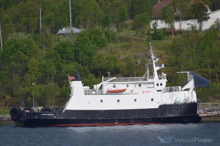 lofotferge 1 (Passenger/Ro-Ro Cargo Ship) - IMO 7034189, MMSI 257310400, Call Sign LNOO under the flag of Norway