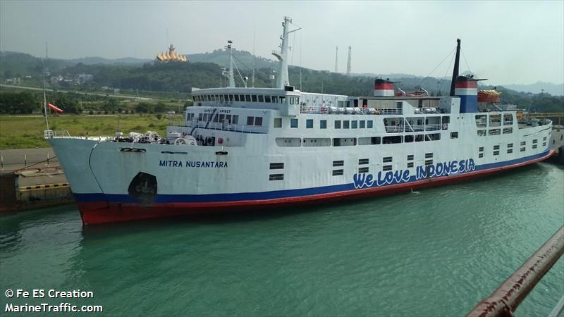 kmp mitra nusantara (Passenger/Ro-Ro Cargo Ship) - IMO 7118789, MMSI 525002063, Call Sign YHEW under the flag of Indonesia