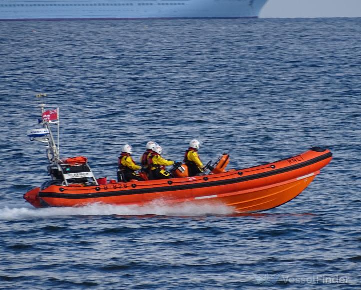 rnli lifeboat b-826 (SAR) - IMO , MMSI 235102921 under the flag of United Kingdom (UK)