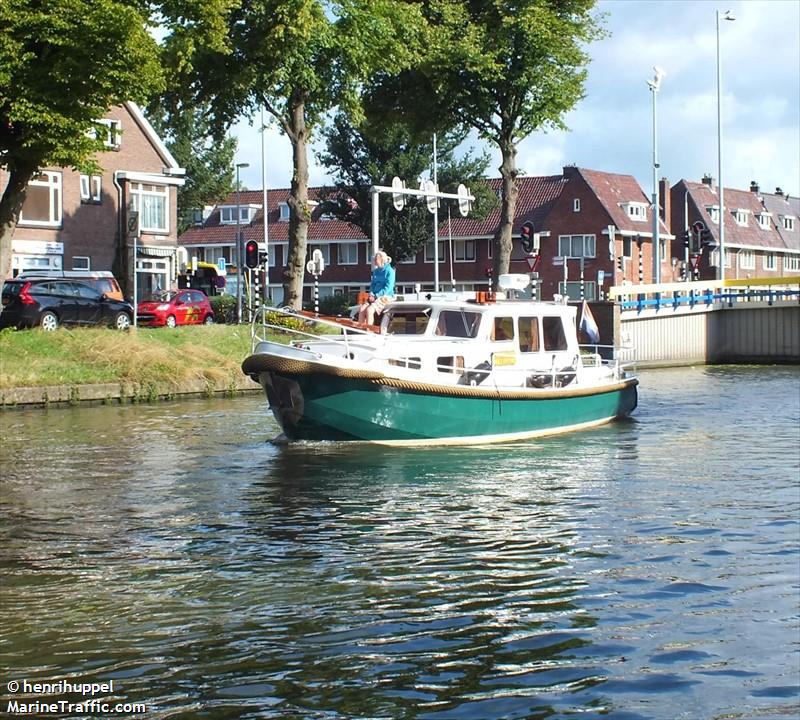 l hippocampe (Pleasure craft) - IMO , MMSI 244810480, Call Sign PC2288 under the flag of Netherlands