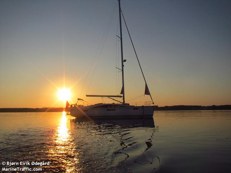 firefly (Sailing vessel) - IMO , MMSI 257042590, Call Sign LA8540 under the flag of Norway