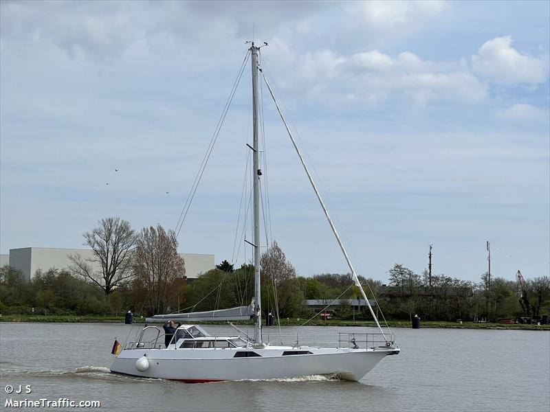 pue (Sailing vessel) - IMO , MMSI 211275060, Call Sign DJ2278 under the flag of Germany