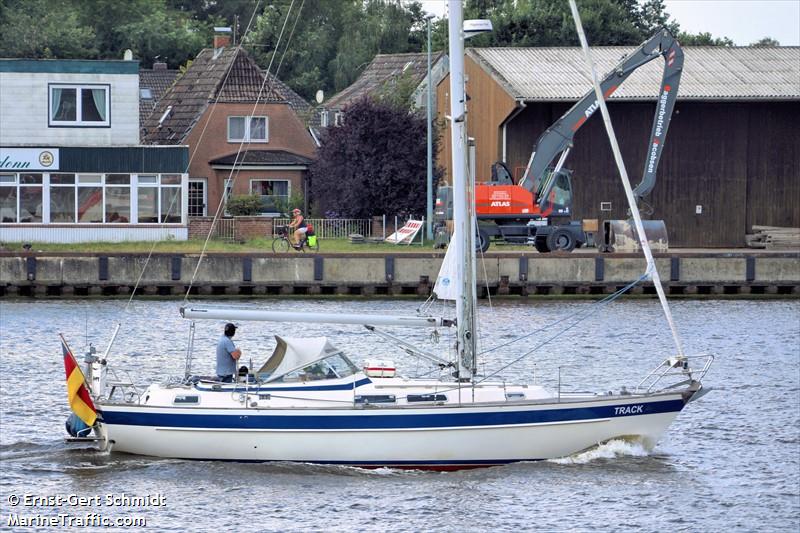 track (Sailing vessel) - IMO , MMSI 211781870, Call Sign DK9724 under the flag of Germany