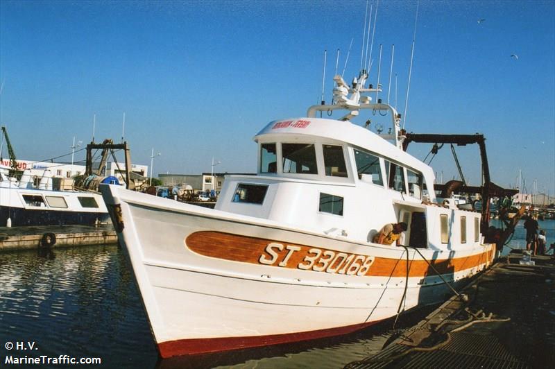 benjamin jeremy (Fishing vessel) - IMO , MMSI 227319190, Call Sign FO8094 under the flag of France