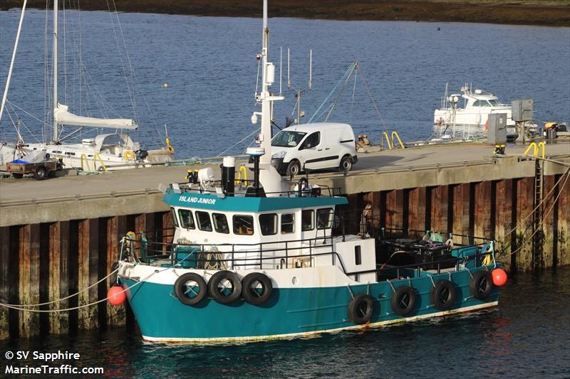 island junior (Cargo ship) - IMO , MMSI 235093919, Call Sign 2FSS5 under the flag of United Kingdom (UK)