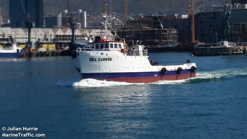 sea carrier (Port tender) - IMO , MMSI 601175000, Call Sign ZR4896 under the flag of South Africa