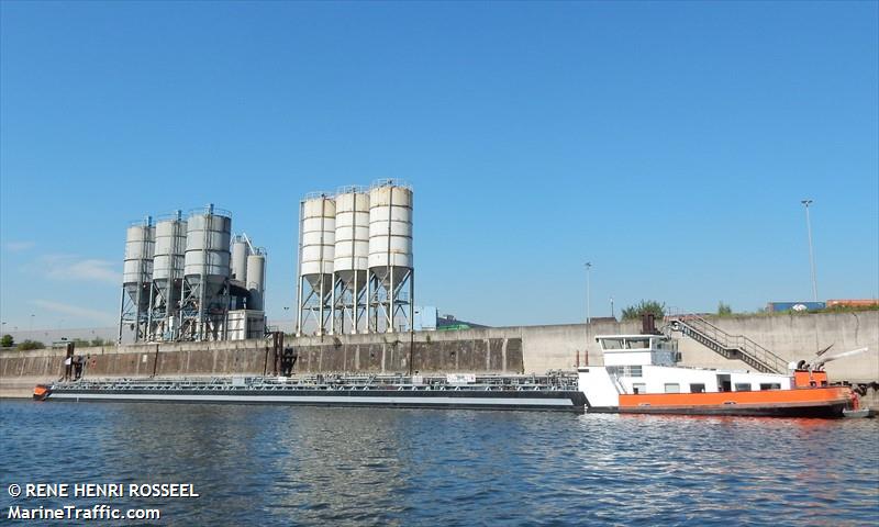 erlenhof (Tanker) - IMO , MMSI 211515400, Call Sign DB5082 under the flag of Germany