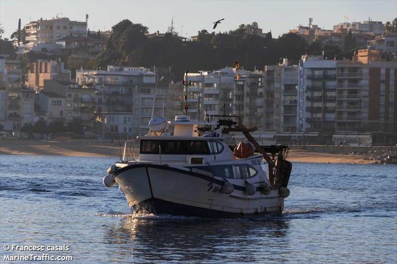 familia leon (Fishing vessel) - IMO , MMSI 224098330 under the flag of Spain
