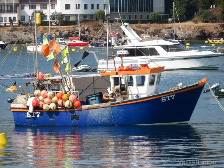 moonlit waters (Fishing vessel) - IMO , MMSI 235102453, Call Sign ZQQP6 under the flag of United Kingdom (UK)