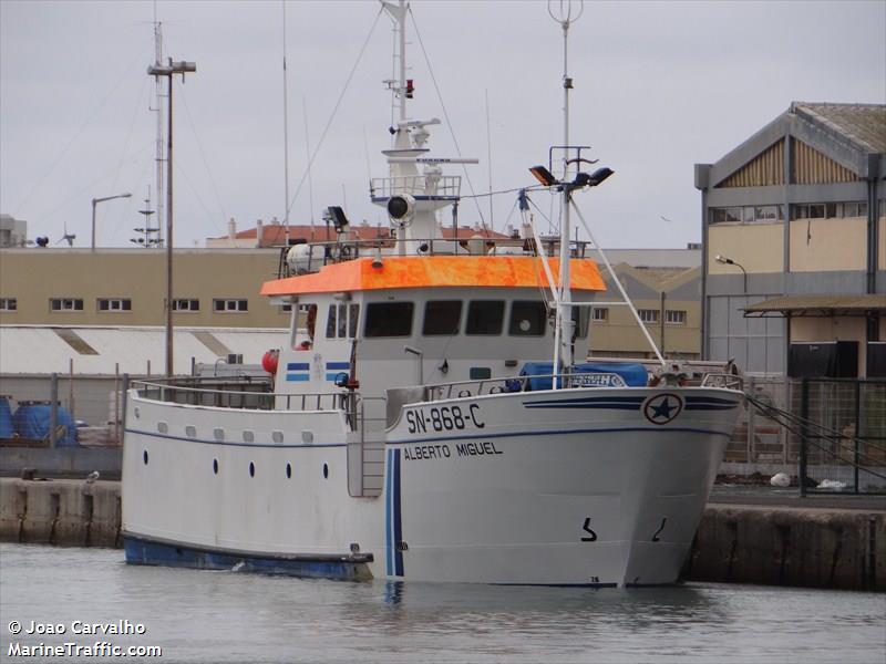 alberto miguel (Fishing vessel) - IMO , MMSI 263418780, Call Sign CUMK8 under the flag of Portugal