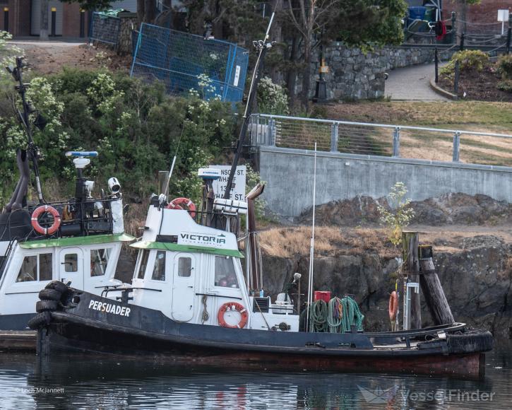 persuader (Tug) - IMO , MMSI 316005637 under the flag of Canada