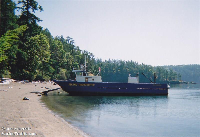 island transporter (Cargo ship) - IMO , MMSI 338141134, Call Sign WAH2186 under the flag of USA