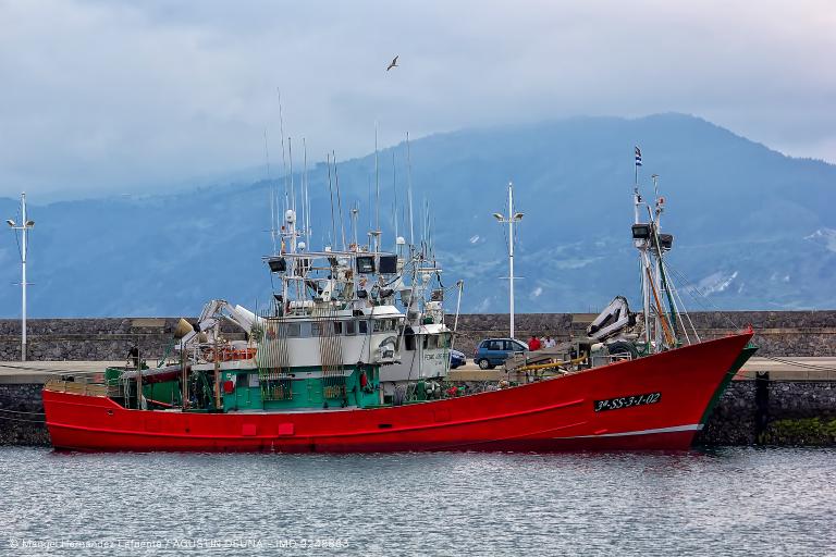 fv agustin deuna (Fishing Vessel) - IMO 9248863, MMSI 224056190, Call Sign EBYD under the flag of Spain