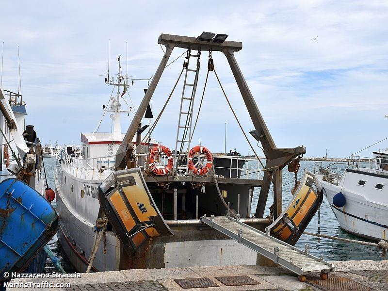 emidio padre (Fishing vessel) - IMO , MMSI 247080310, Call Sign IKUU under the flag of Italy