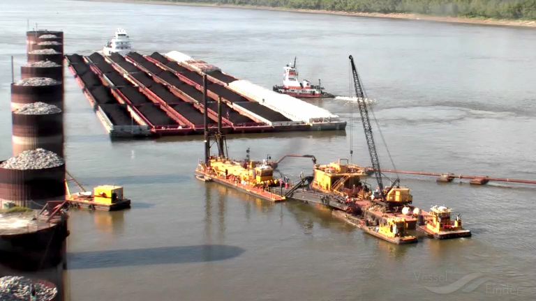 dredge henry a (Dredging or UW ops) - IMO , MMSI 367762940, Call Sign WDJ2916 under the flag of United States (USA)