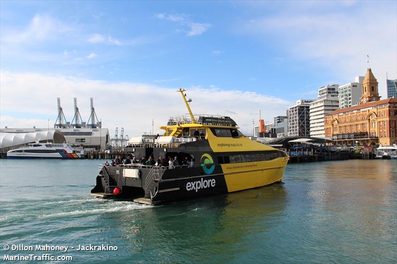 discovery 5 (Passenger ship) - IMO , MMSI 512000465, Call Sign ZMG2100 under the flag of New Zealand