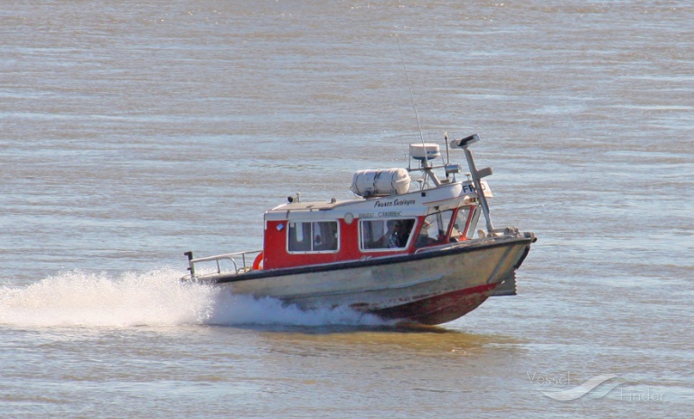 fraser surveyor (Dredging or UW ops) - IMO , MMSI 316018437 under the flag of Canada