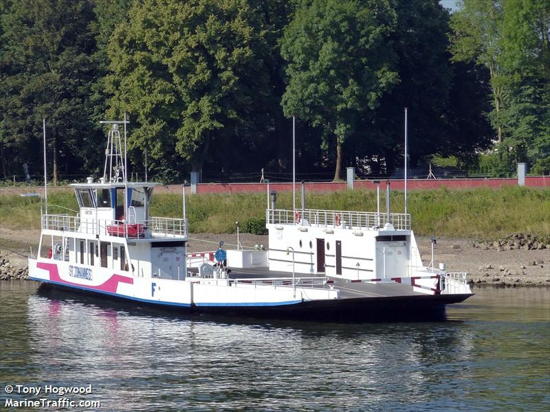 st. johannes (Passenger ship) - IMO , MMSI 211667110 under the flag of Germany