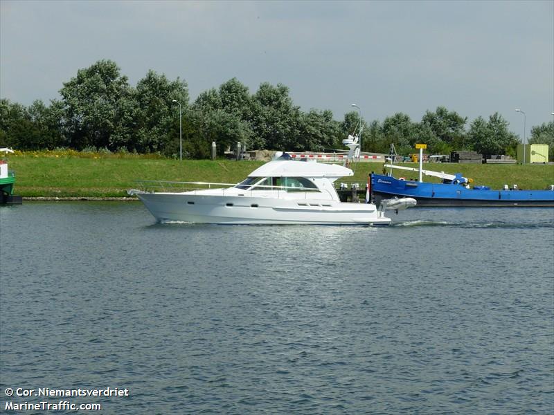 bullitt (Pleasure craft) - IMO , MMSI 244573210, Call Sign PH2720 under the flag of Netherlands