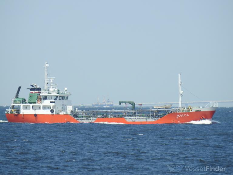fujishiro maru (Tanker) - IMO , MMSI 431301819 under the flag of Japan