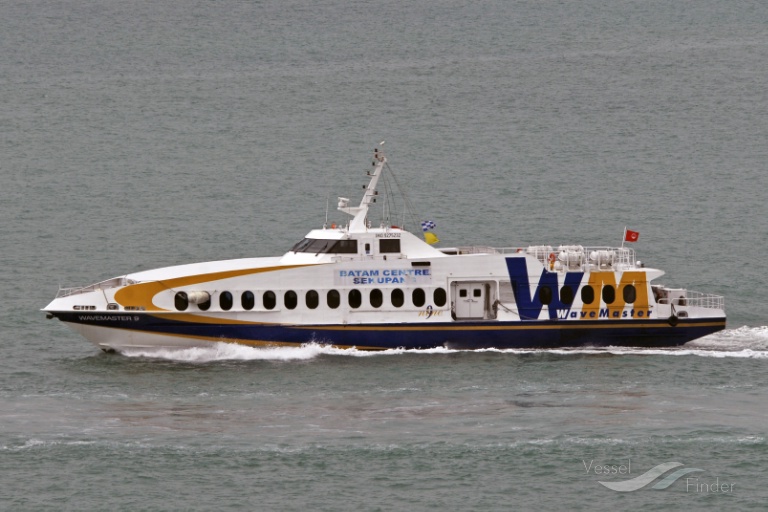 wavemaster 9 (Passenger Ship) - IMO 9275232, MMSI 563003330, Call Sign 9V6140 under the flag of Singapore