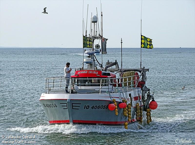 fv sourire de lile (Fishing vessel) - IMO , MMSI 227625350 under the flag of France