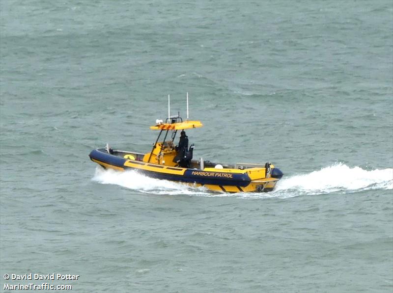 hm 1 (Towing vessel) - IMO , MMSI 235038647 under the flag of United Kingdom (UK)