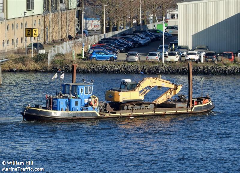 platvis (Dredging or UW ops) - IMO , MMSI 244090030, Call Sign PD8416 under the flag of Netherlands