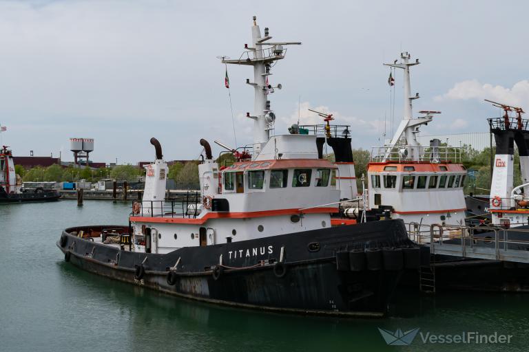 titanus (Tug) - IMO 7712547, MMSI 247004800, Call Sign INEH2 under the flag of Italy