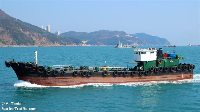 2 keumjinho (Tanker) - IMO , MMSI 440300690, Call Sign 975935 under the flag of Korea