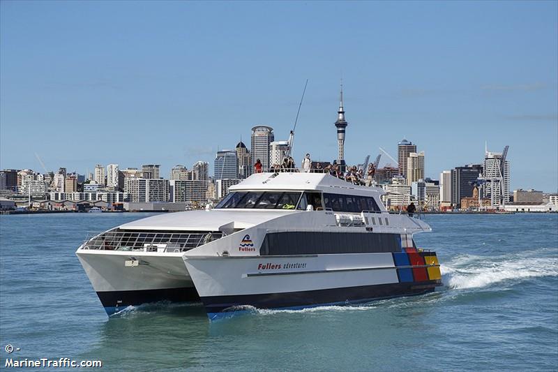 adventurer (Passenger ship) - IMO , MMSI 512000027, Call Sign ZMG2004 under the flag of New Zealand