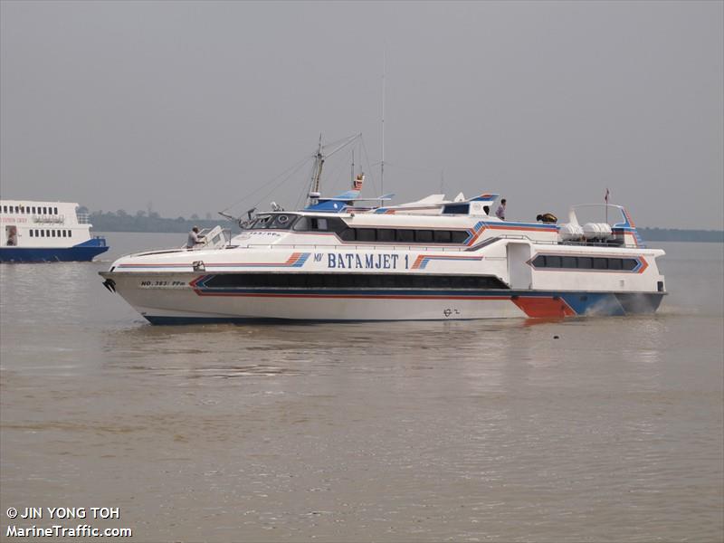 batamjet1 (Passenger ship (HAZ-A)) - IMO , MMSI 525021211 under the flag of Indonesia