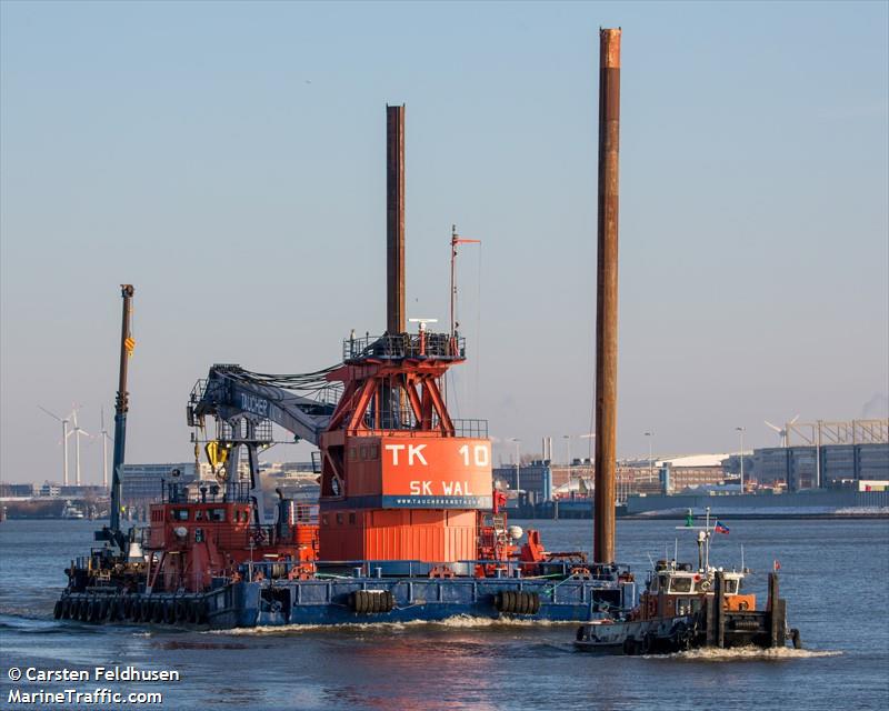 tk 10 wal (Dredging or UW ops) - IMO 7609790, MMSI 211235160, Call Sign DD8682 under the flag of Germany