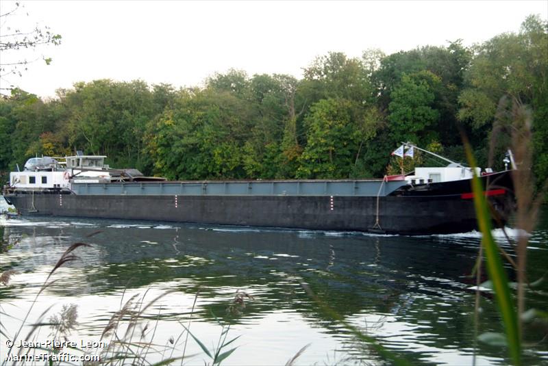 damona (Unknown) - IMO , MMSI 226000960, Call Sign FM2335 under the flag of France