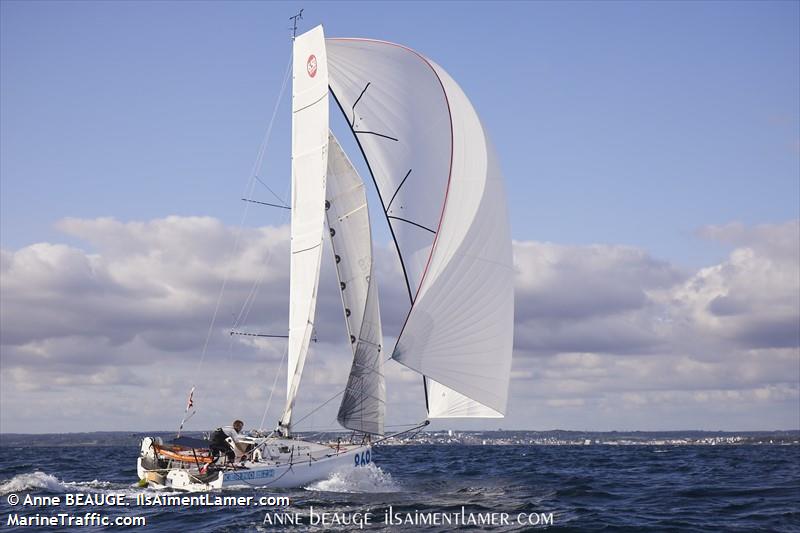 mahi-mahi solosailor () - IMO , MMSI 227338990, Call Sign FAC7146 under the flag of France