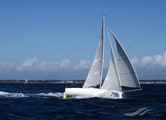 minimalist solosail (Sailing vessel) - IMO , MMSI 227419240, Call Sign FAD6859 under the flag of France
