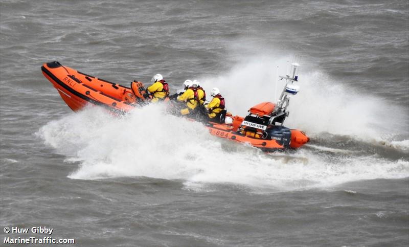 rnli lifeboat b-884 () - IMO , MMSI 235109764 under the flag of United Kingdom (UK)