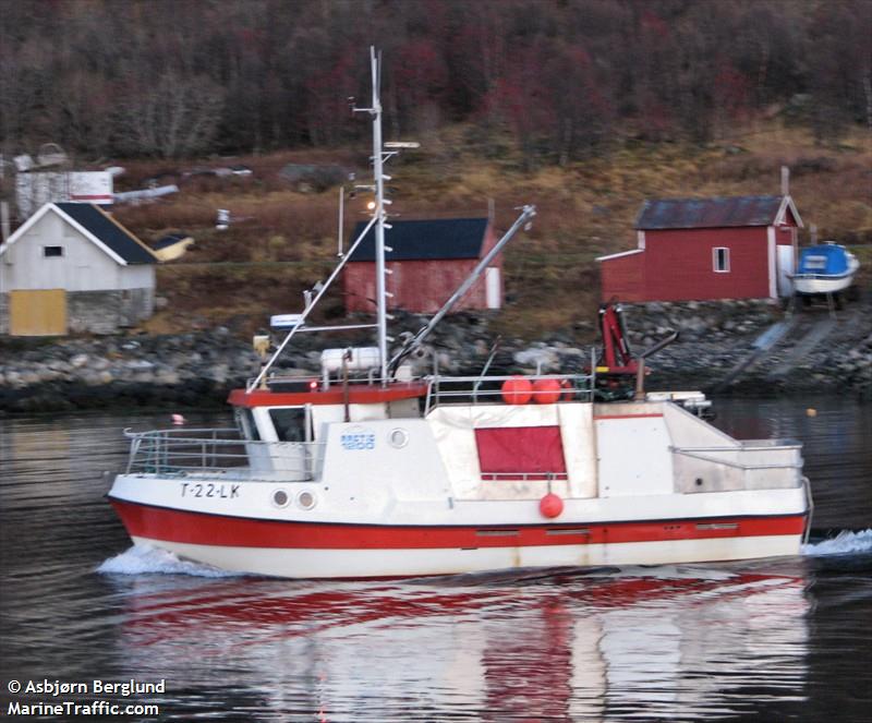 husoeyvering () - IMO , MMSI 257171020, Call Sign LK4748 under the flag of Norway