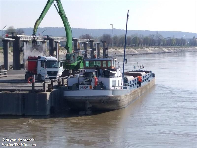 next (Cargo ship) - IMO , MMSI 226004590, Call Sign FM4271 under the flag of France
