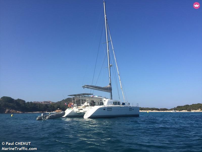 cat surfer (Sailing vessel) - IMO , MMSI 227442380 under the flag of France