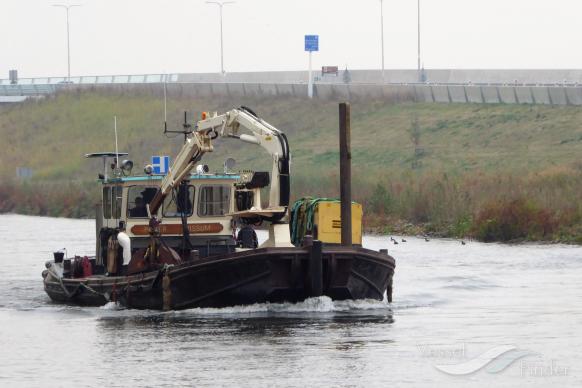 pieter (Dredging or UW ops) - IMO , MMSI 244780616, Call Sign PD2721 under the flag of Netherlands